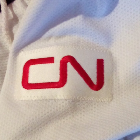 Canadian National Railways Signed Official Hockey Jersey.Size L. - Picture 11 of 11